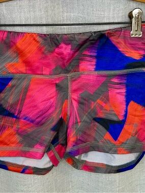 Fleo OG size L EUC 2.5” inseam